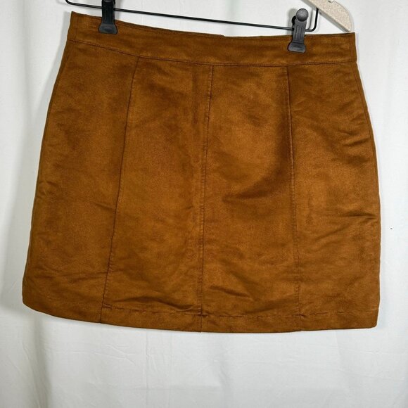 Old Navy Faux Suede Women's Mini Skirt Brown Size 6 Button Down Soft Lightweight - Picture 2 of 6